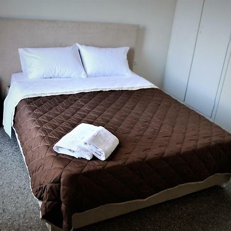 Central Flat In Argos With A View On Nafplio Екстериор снимка